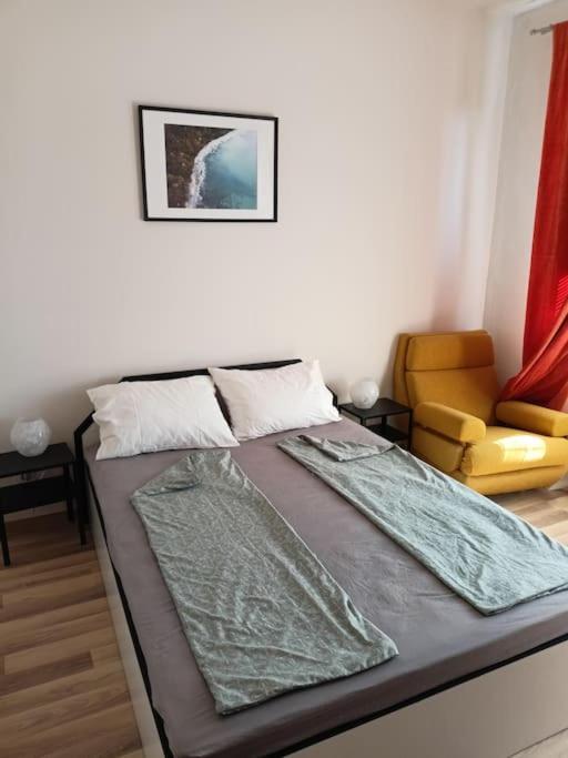 Welcome To Daisy Sunny Place! Apartment Varna Exterior foto