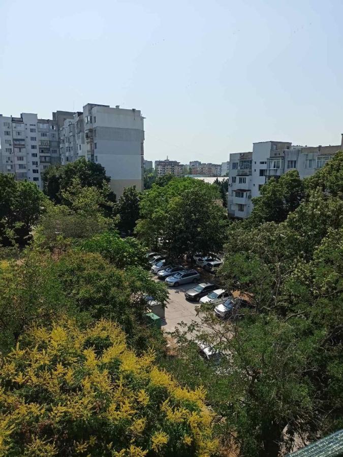 Welcome To Daisy Sunny Place! Apartment Varna Exterior foto