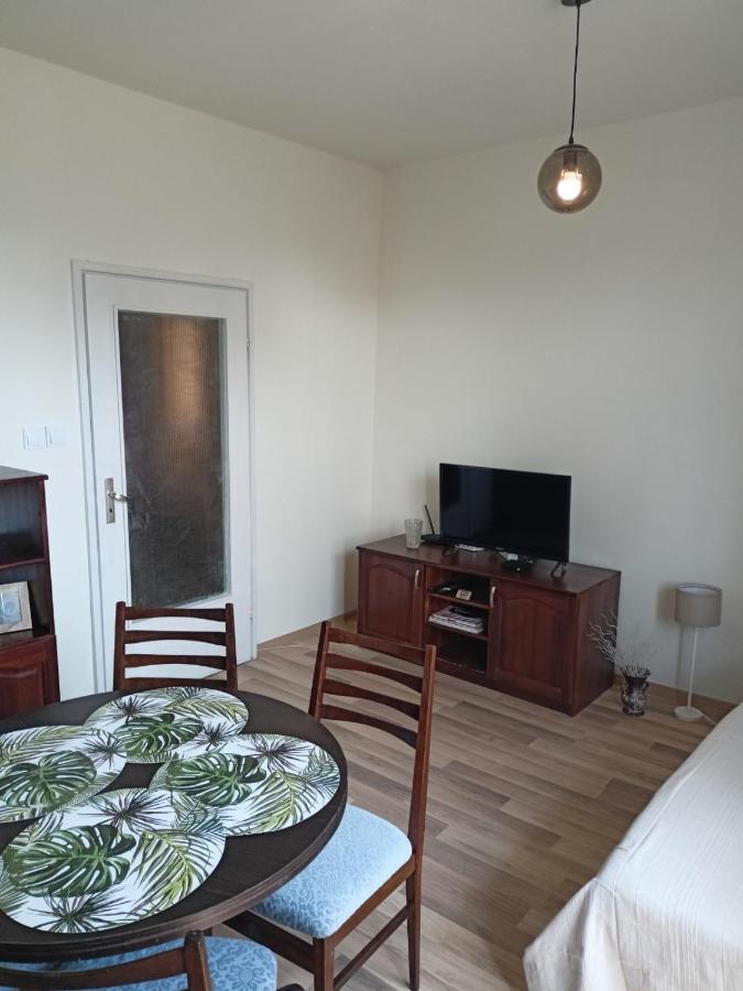 Welcome To Daisy Sunny Place! Apartment Varna Exterior foto